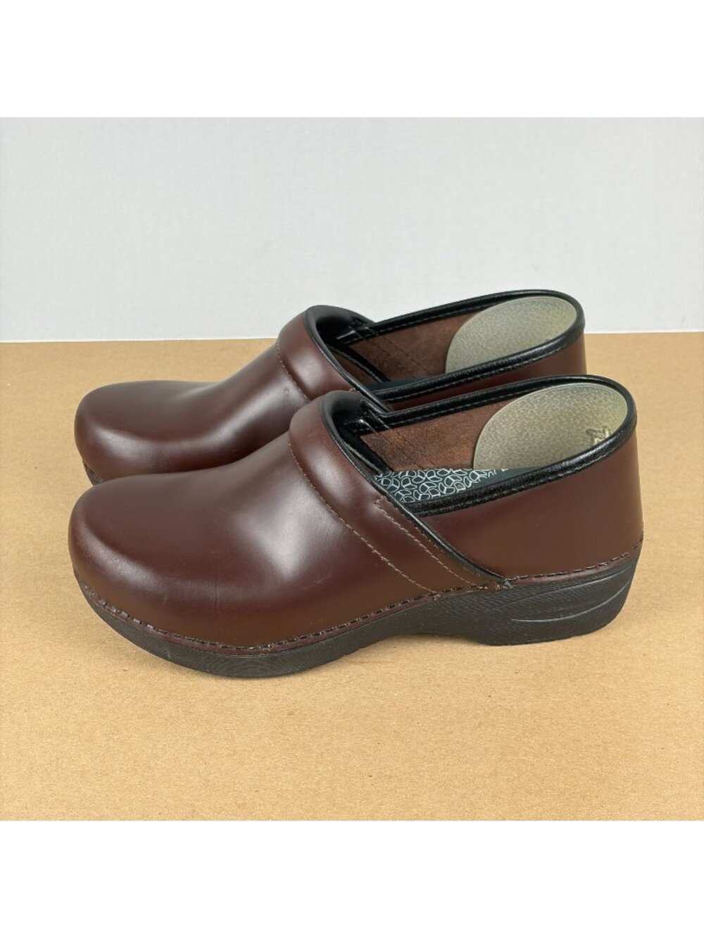 Dansko XP 2.0 Matte Leather Clogs Womens 9.5/10 EU 40 Brown Slip On Comfort